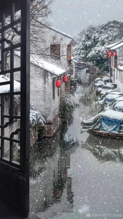 在江南这片温润的土地上，溧阳的天气像一个不善言辞却情感丰富的恋人，用四季的更迭书写着一封封无言的情书。你若细心品读，便会发现，这座小城的天气里，藏着比风景更动人的诗意